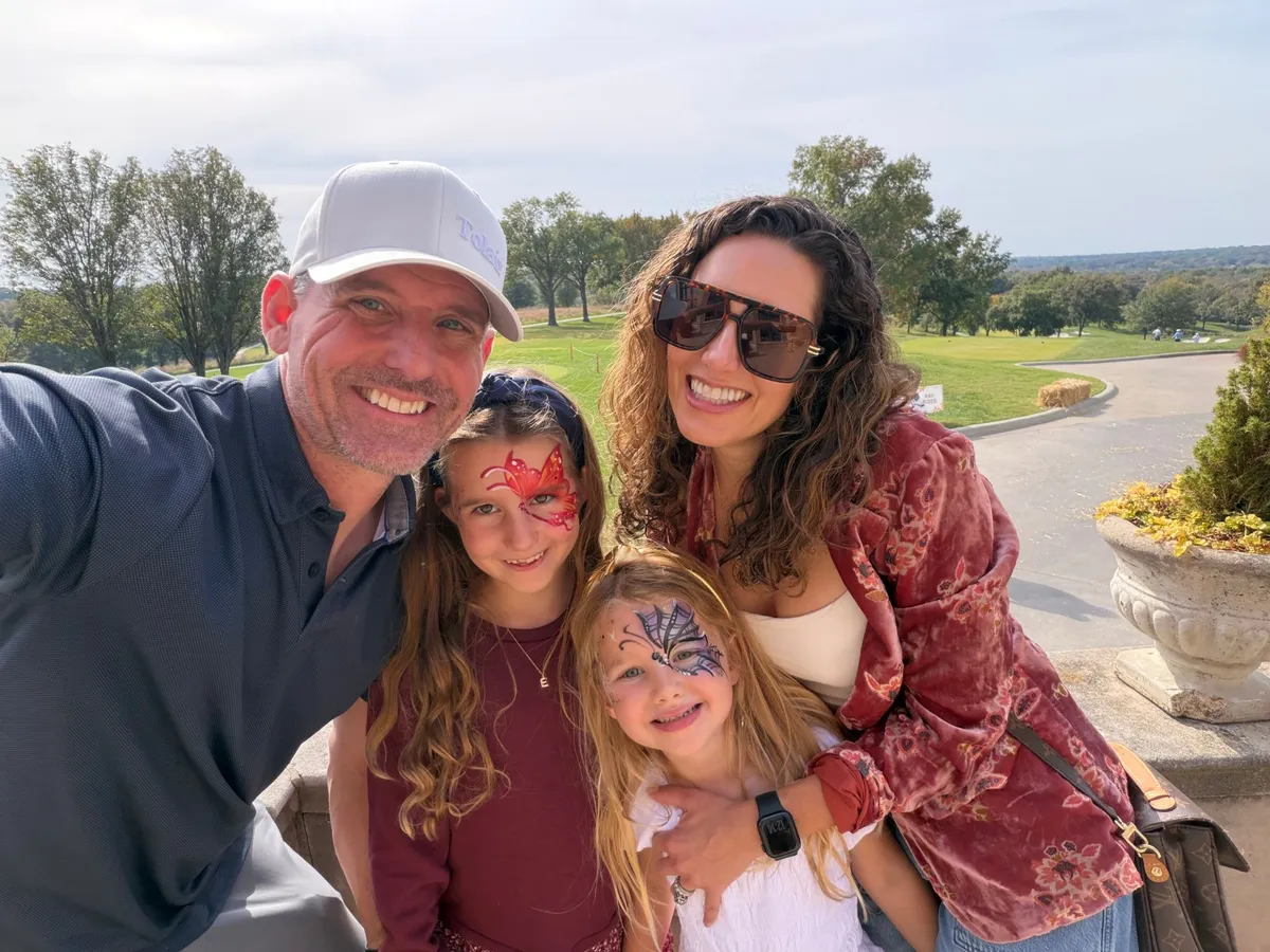 Chad and Danyelle Brausen with their two daughters